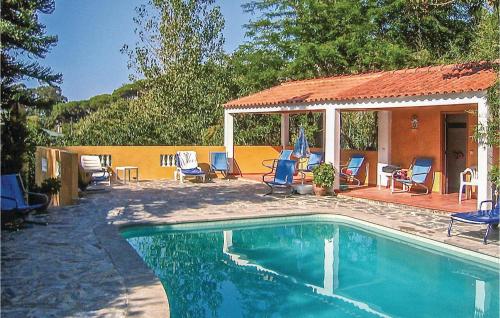  Two-Bedroom Holiday Home in Colares, Sintra in Sintra