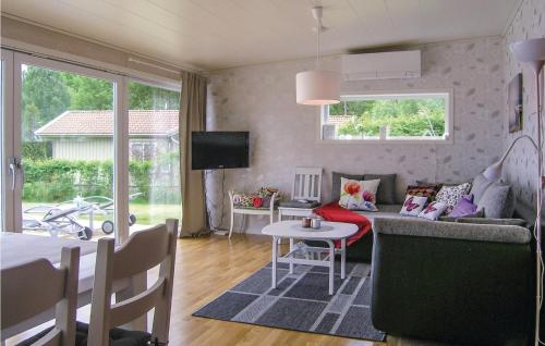 3 Bedroom Beautiful Home In Bolmso in Bolmso