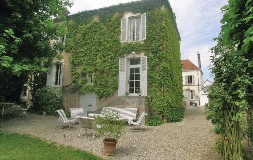 3 Bedroom Lovely Home In Chablis - Location saisonnière - Chablis