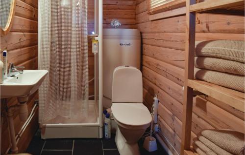 Μπάνιο, Awesome Home In Nordtveitgrend With 3 Bedrooms, Jacuzzi And Wifi in Χαουγκαλαντ