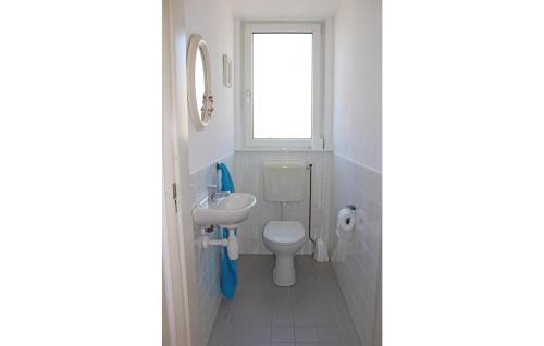 Bathroom, Stunning home in Opperdoes with 2 Bedrooms and WiFi in Opperdoes