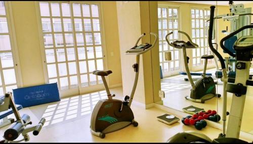 Flat 45 metros decorado com sala, suite, cozinha quadra da praia de copacabana