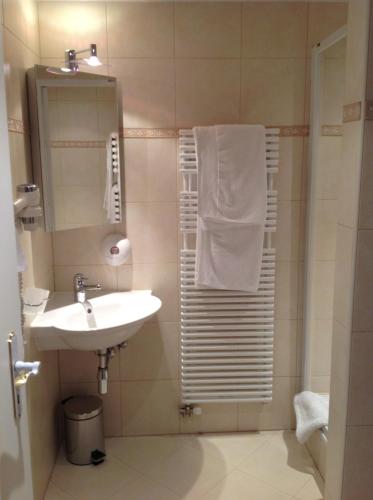 Auberge de Dully - image 4
