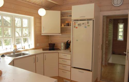 廚房, Amazing Home In Osby With Wifi in 奧斯比