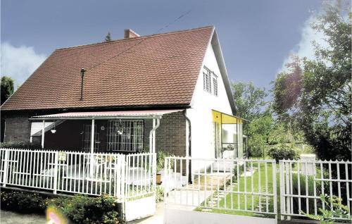  Holiday home Zalán utca-Siófok-Sóstó, Unterkunft in Balatonszabadi Fürdőtelep