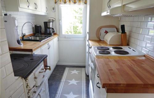 מטבח, Nice Home In Blsta With 1 Bedrooms And Wifi in ברו