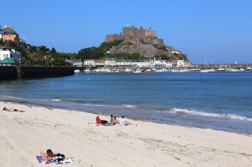 Beausite Hotel - image 6