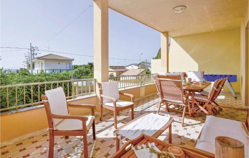  Two-Bedroom Holiday Home in Modica RG, Pension in Casa Benarifi