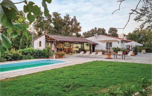 Four-Bedroom Holiday Home in Jimena de la Frontera gîte à louer Jimena de la Frontera