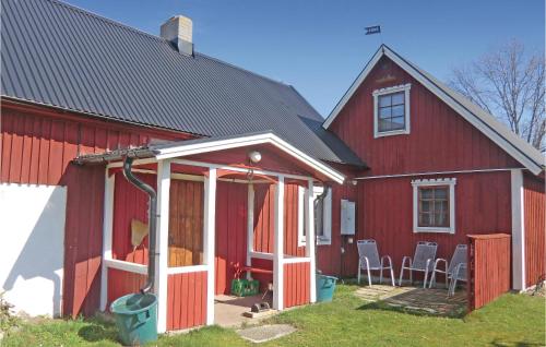 Awesome Home In Lttorp With 3 Bedrooms And Wifi