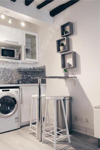Ternes Cozy Studio - image 6