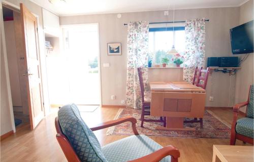 Awesome Home In Visby With 2 Bedrooms And Wifi in Brissund