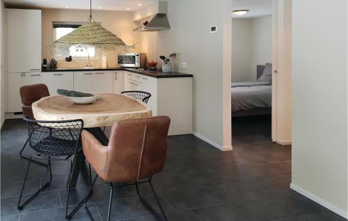 keuken, Amazing Home In Leende With Wifi in Leenderstrijp