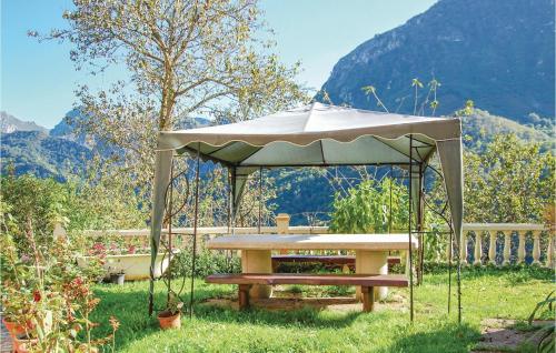  Amazing apartment in Ponga with 3 Bedrooms and WiFi, Unterkunft in Ponga