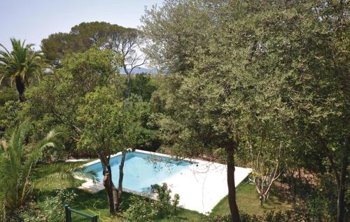 Swimming pool, Beautiful Home In Saint Raphael in Vallon de Coste