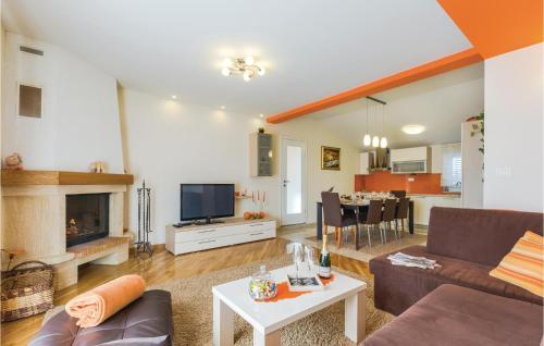 Four-Bedroom Holiday Home in Slivno in Slivno