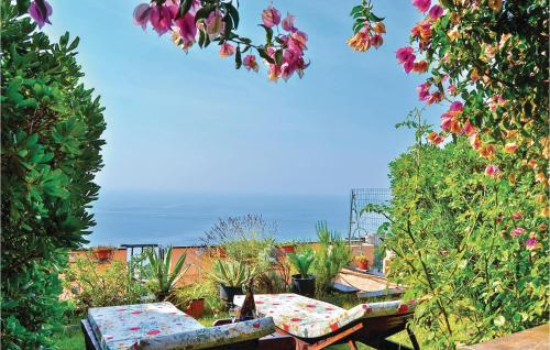  Apartment Varazze 71 with Outdoor Swimmingpool, Pension in Varraze bei Arenzano