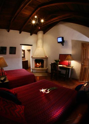 Standard Double Room with Two Double Beds image 5
