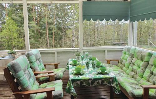 숙소 외관, 4 Bedroom Amazing Home In Trensum in 트렌섬