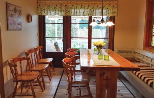 주방, 4 Bedroom Amazing Home In Trensum in 트렌섬