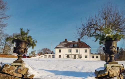 Viesnīcas āriene, 3 Bedroom Beautiful Home In Mantorp in Mantorp