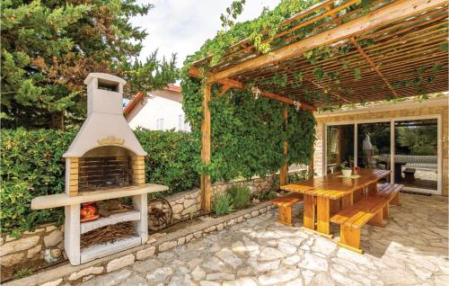  Two-Bedroom Apartment in Mandre in Mandre