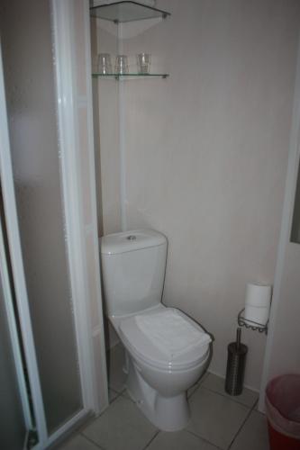 Single Room image 8