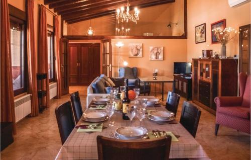 Three-Bedroom Holiday Home in Lucena