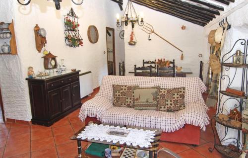 Beautiful Home In Sileras-almedinilla With Kitchenette