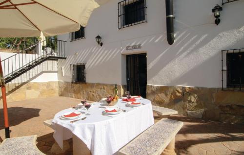 Beautiful Home In Sileras-almedinilla With Kitchenette