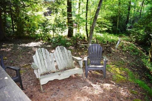 Little Cabin On The Creek in Epworth, USA