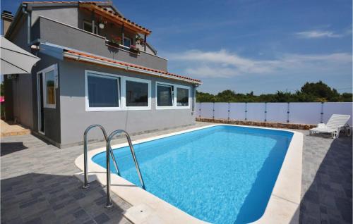  Holiday home Drvenik Mali 43 with Outdoor Swimmingpool, Pension in Velike Kuknjare