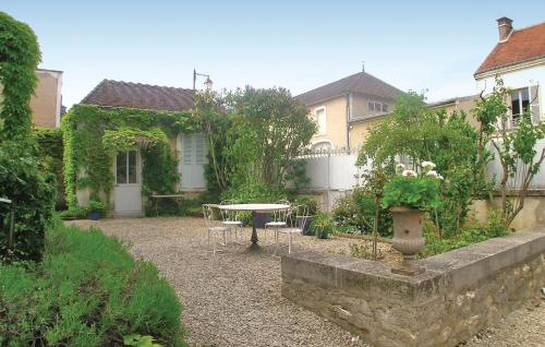 Utvendig, Amazing home in Chablis with 3 Bedrooms and WiFi in Chablis