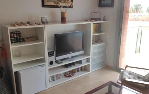  Nice apartment in Cubelles with 3 Bedrooms, Outdoor swimming pool and Swimming pool in Cubelles