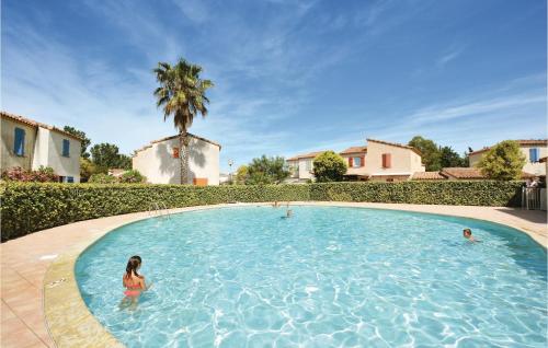 Three-Bedroom Holiday Home in Aigues-Mortes