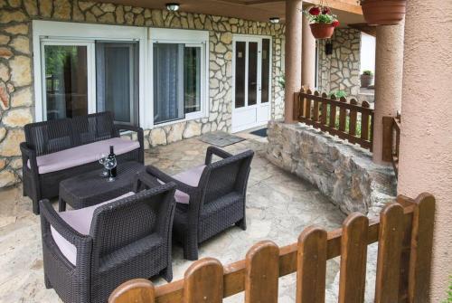 Family friendly apartments with a swimming pool Ostarski Stanovi Plitvice - 17806 - image 7