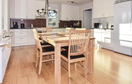 Kitchen, Gorgeous Home In Svanskog With Wifi in Svanskog