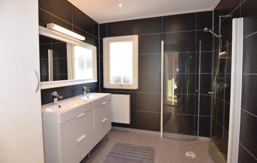 Bathroom, Gorgeous Home In Svanskog With Wifi in Svanskog