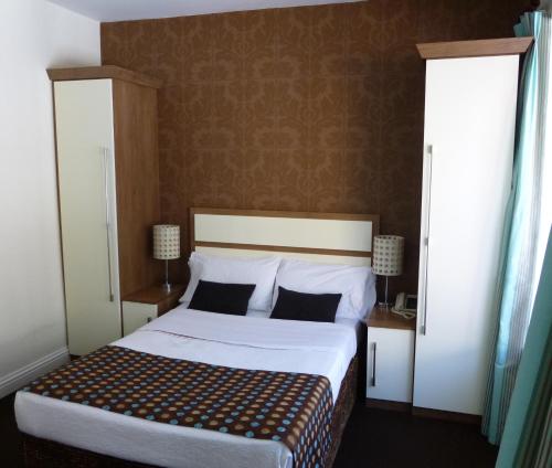 The White Lady Hotel - image 2