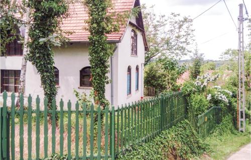  Three-Bedroom Holiday Home in Perocseny in 2637 Perőcsény