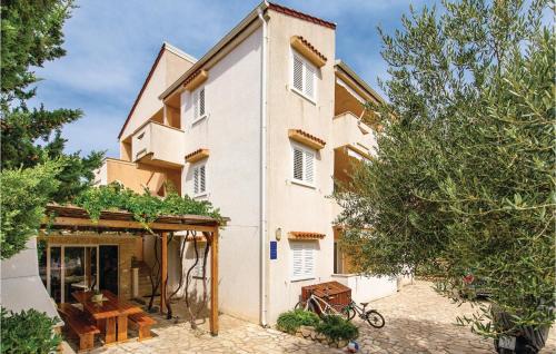  Two-Bedroom Apartment in Mandre, Unterkunft in Mandre