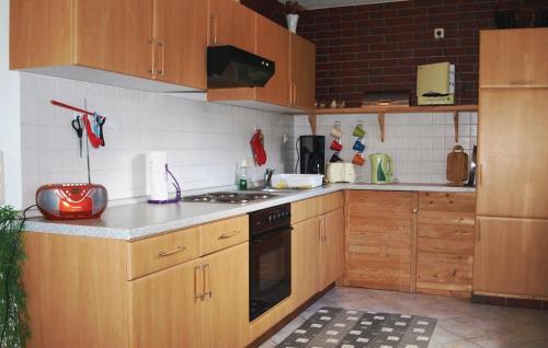virtuve, Nice Apartment In Mirow Ot Qualzow in Roggentin (Mecklenburgische Seenplatte)