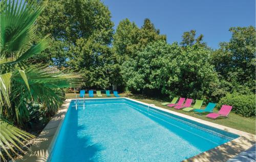 Pet Friendly Home In Jonquires With Outdoor Swimming Pool - Jonquières