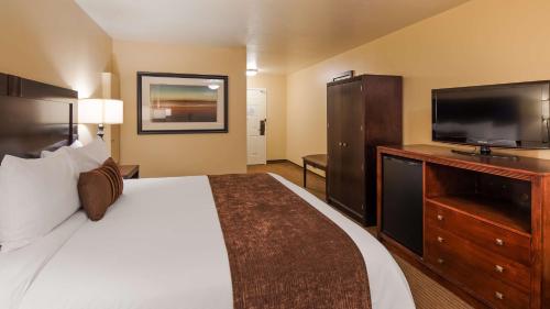 Best Western PLUS Cotton Tree Inn