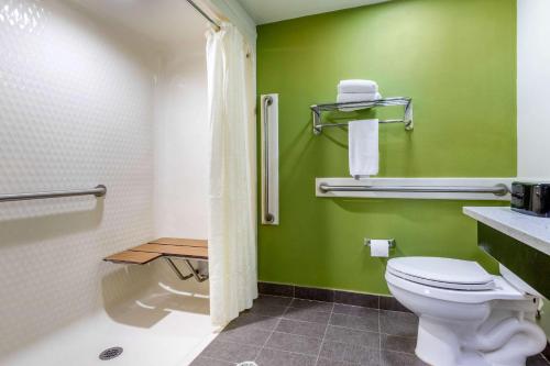 Sleep Inn Orangeburg - image 7