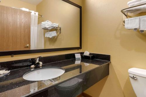 Quality Inn & Suites Lenexa Kansas City