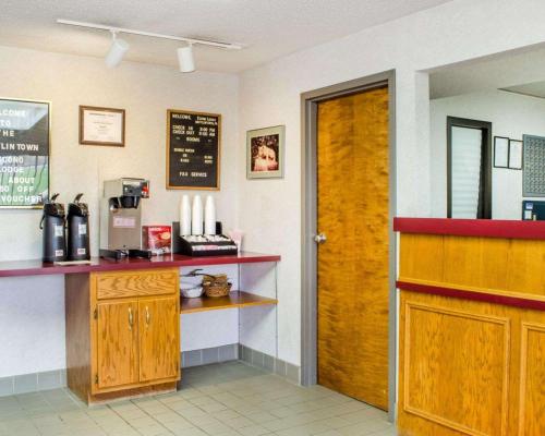 Econo Lodge in Mifflintown, USA