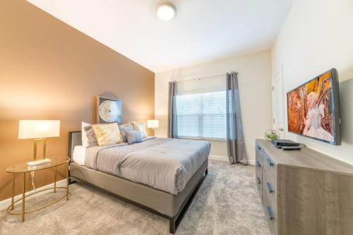 Beautiful 4 beds town home for 10 people - image 4
