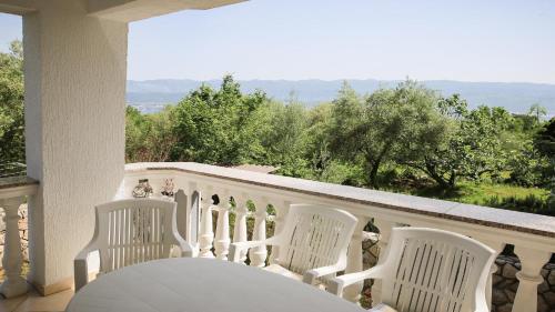 balkon/terras, Seaview Villa Anita with Two Apartments and private Pool in Polje