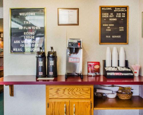 Econo Lodge Mifflintown - 레스토랑